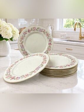 Castleton Fantasy Dinner Plates 10 3/4” Gold Trim Floral Set 8 USA Vintage Mint